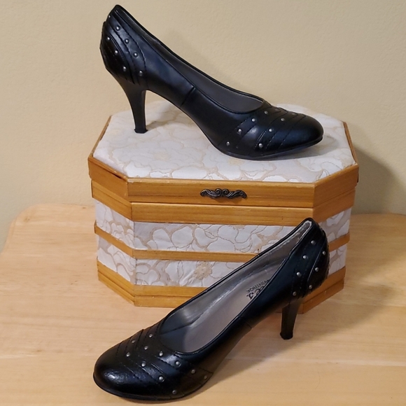 Candie's Black Heels With Studs - Picture 1 of 8